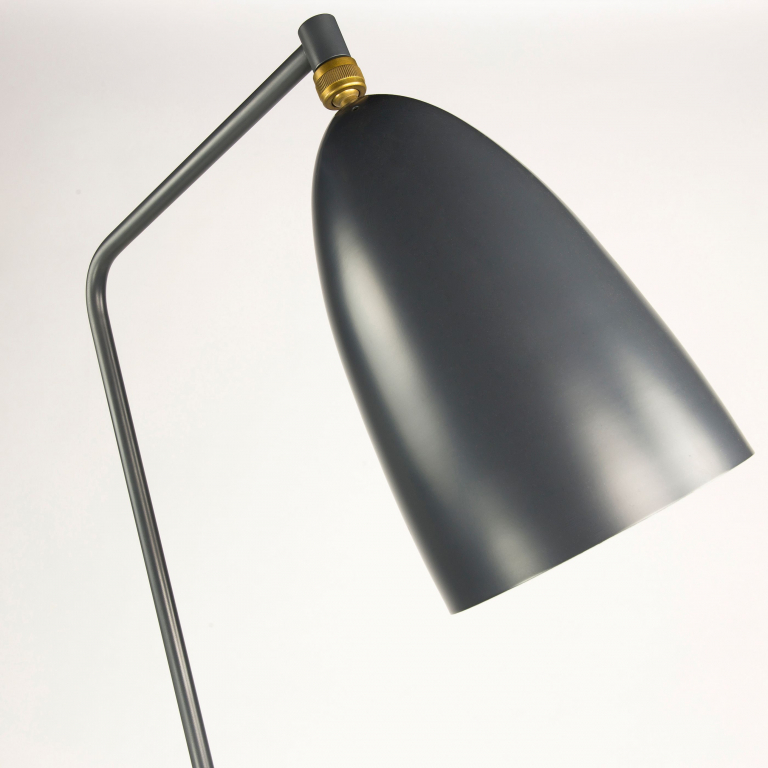 Gubi Gräshoppa vloerlamp warm grey