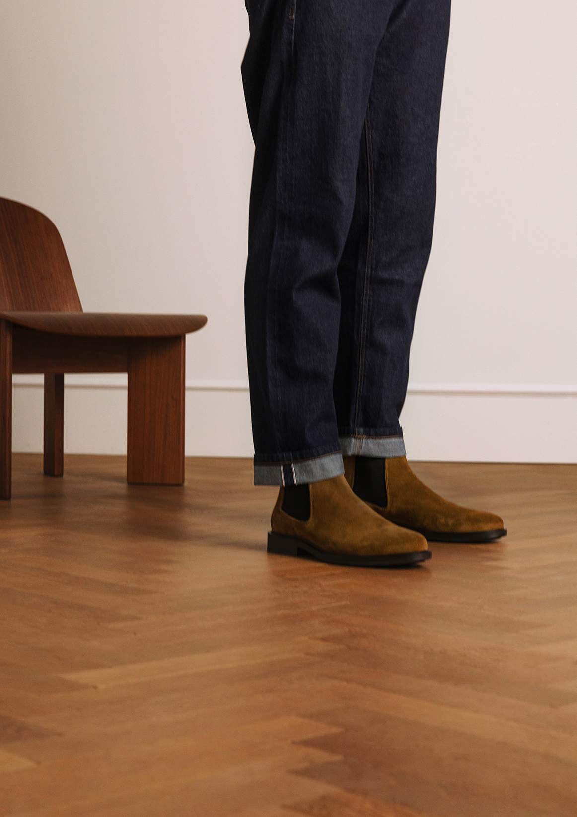 Taupe suède chelsea boots