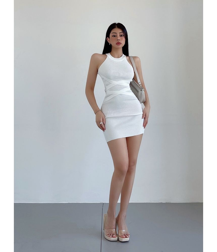 LIVIE - Effen mini bodycon gebreide jurk met halster