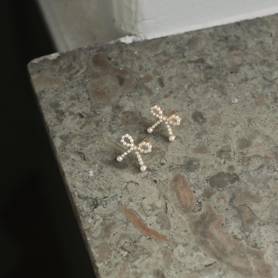 Timi Of Sweden Juliette Cute Pearl Bow Stud Earrings