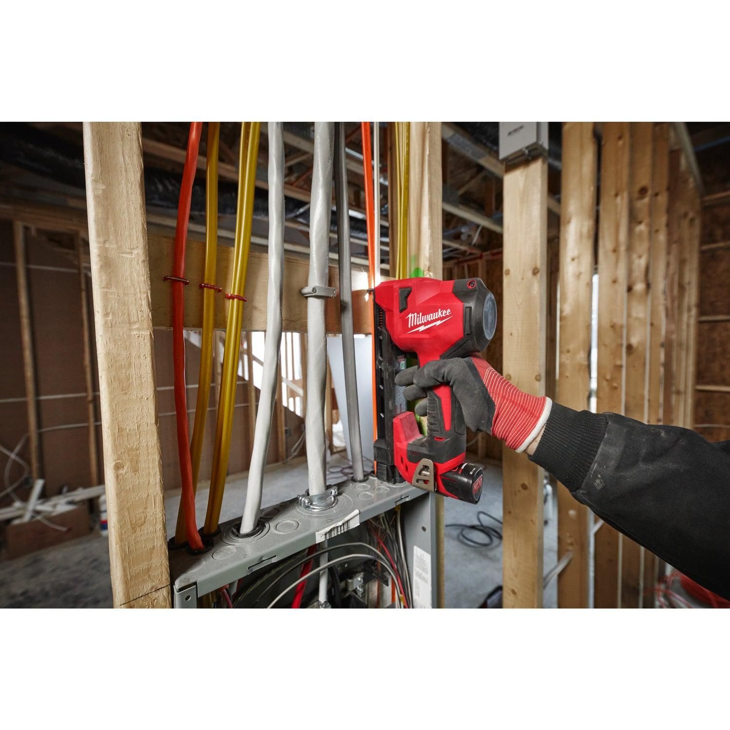 Milwaukee M12 BCST-0 Subcompacte Kabelnietmachine 12V Basic Body - 4933480488