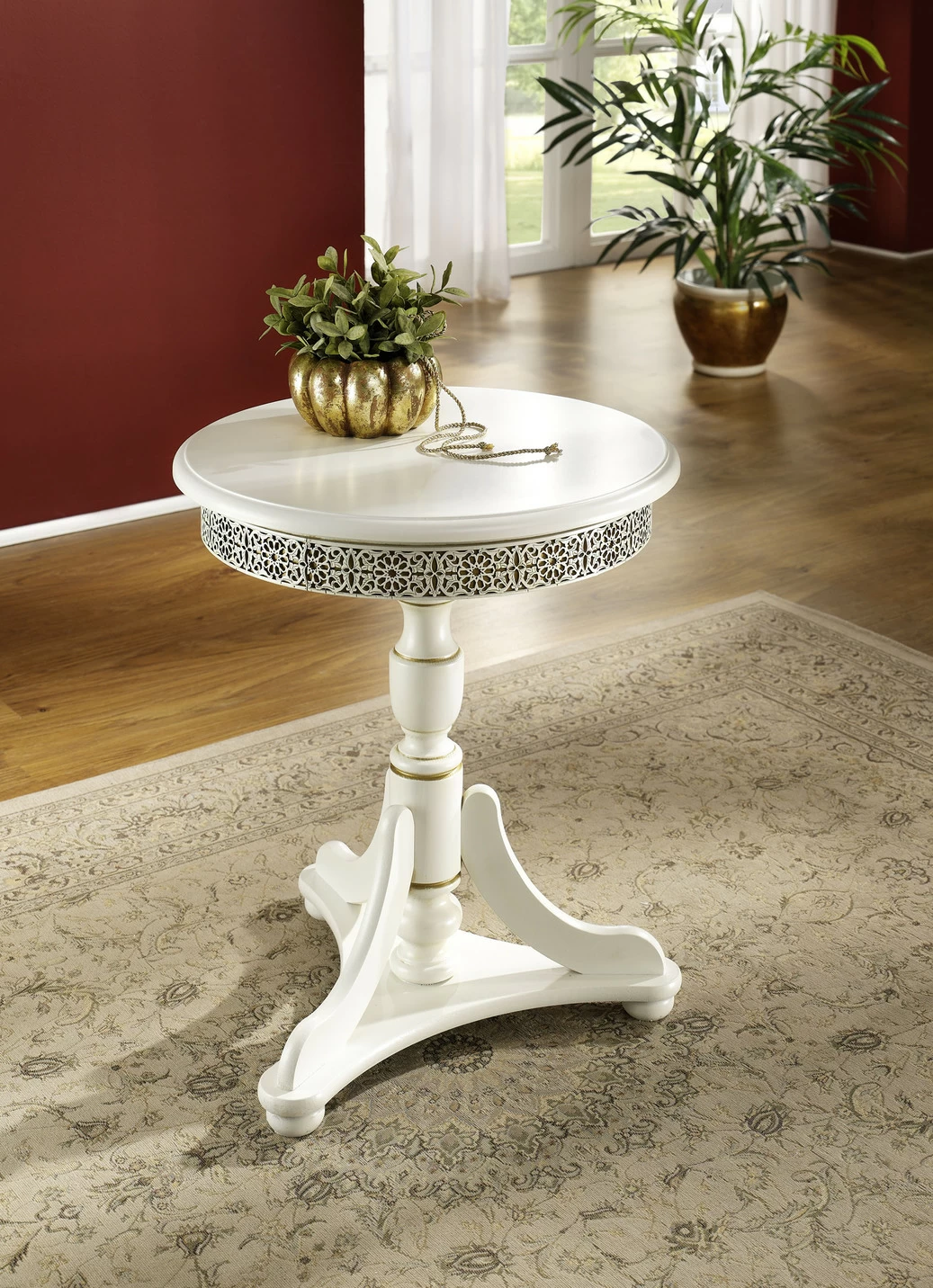 Beistelltisch mit umlaufender Verzierung