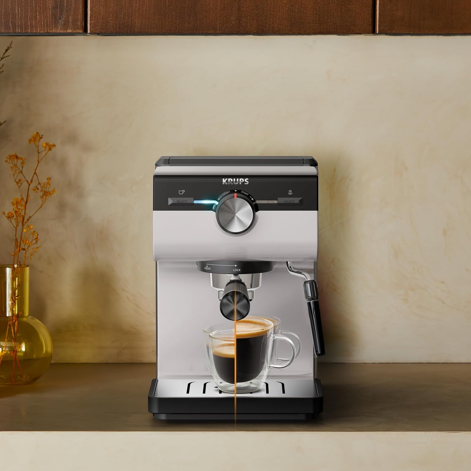 Krups Authentic Espresso-Siebträgermaschine, 15 bar, intuitive Bedienung, raffiniertes Design, integrierte Dampfdüse, 2 L-Wassertank, inkl. Zubehör, Grey/Creme, XP381B10