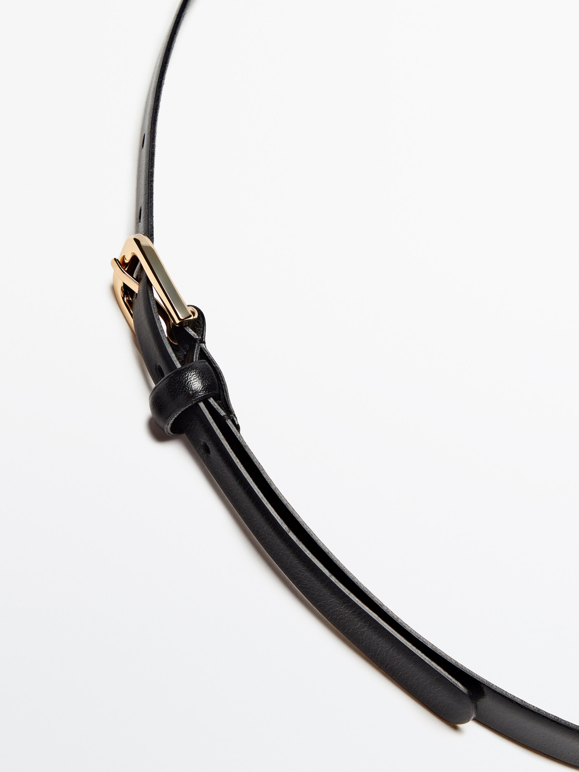 Cinto de couro com fivela dourada - PRETO
