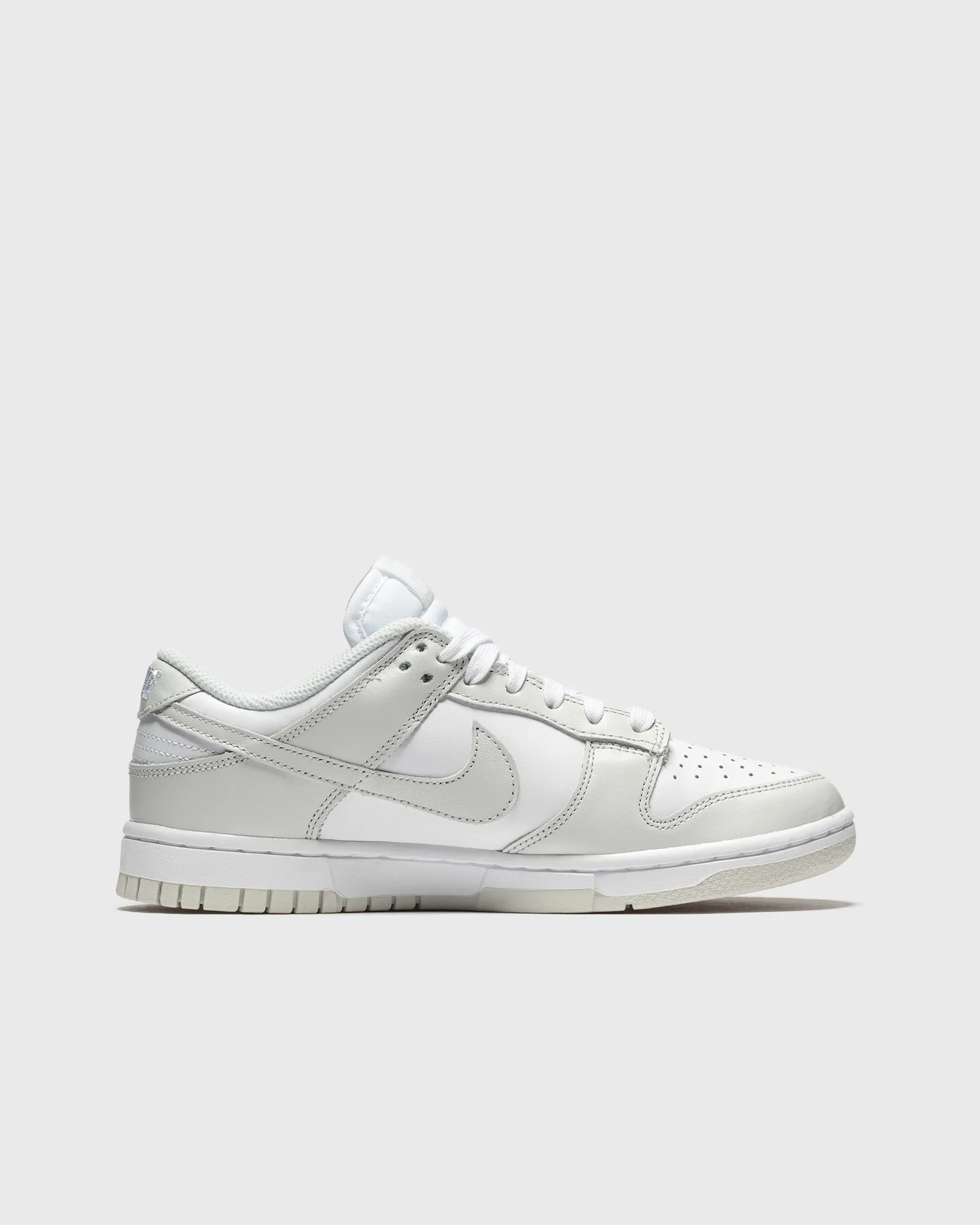 Nike WMNS DUNK LOW
