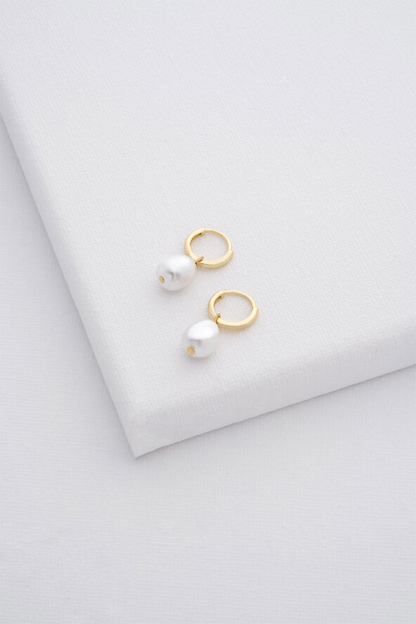 Ted Baker PERIAA Pearly Chain Huggie Earring Gold tone, pearl