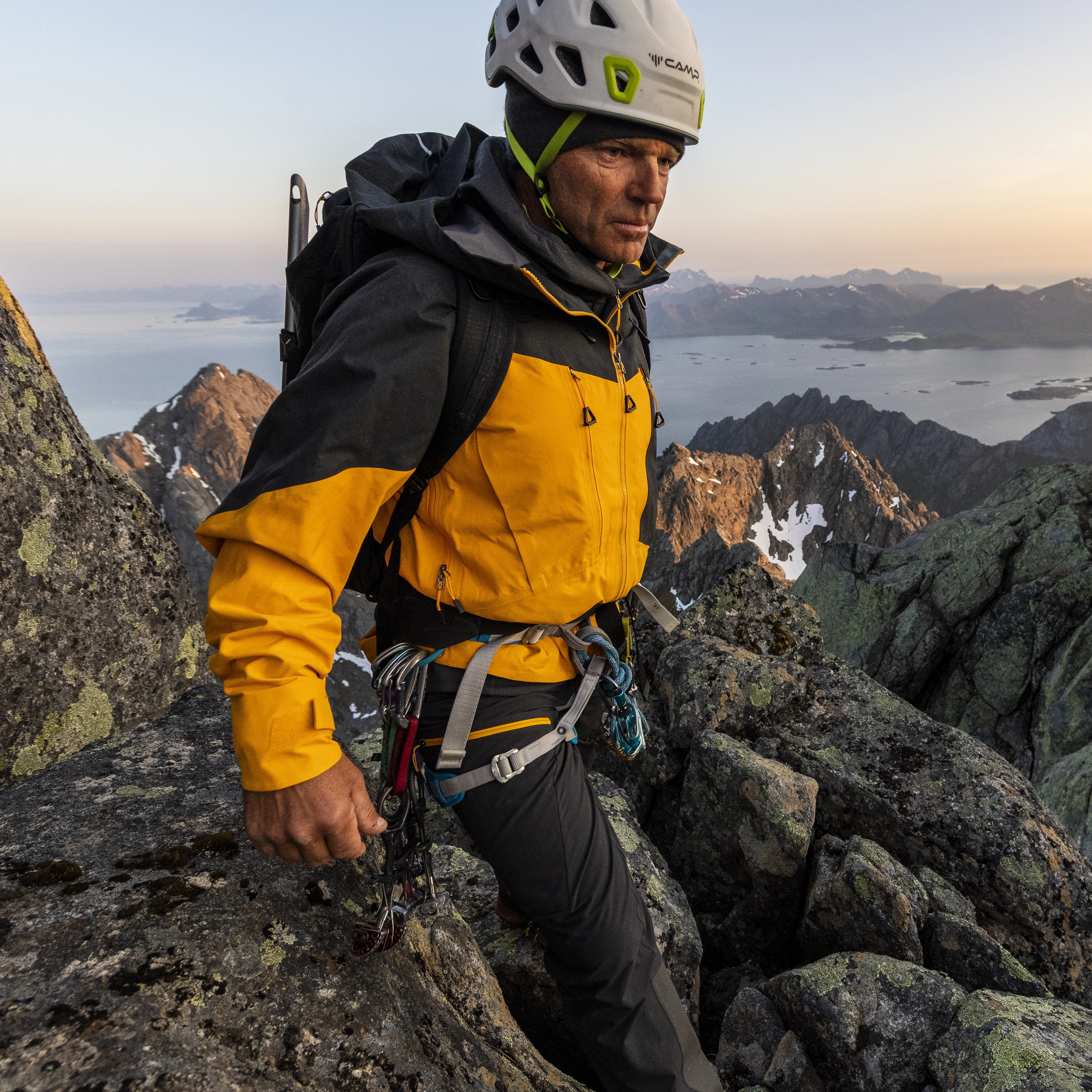 Y MountainLine Bold 3L Shell Jacket Men Mango Yellow / Dark Shadow Grey