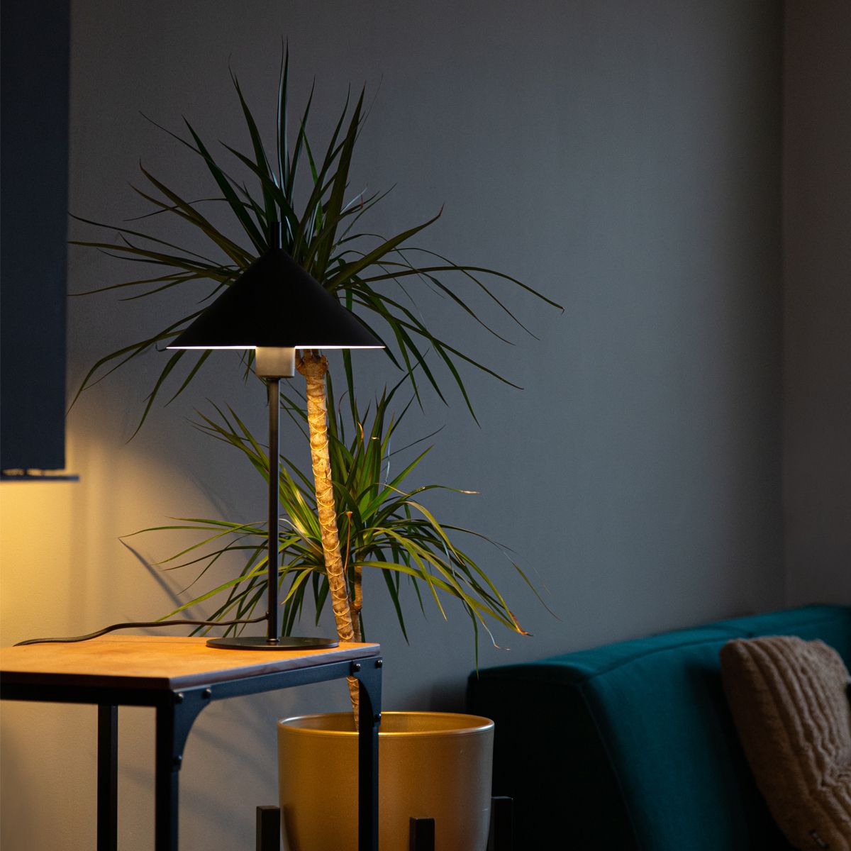 Design tafellamp zwart - Triangolo