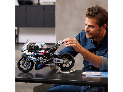 LEGO BMW M 1000 RR (42130)