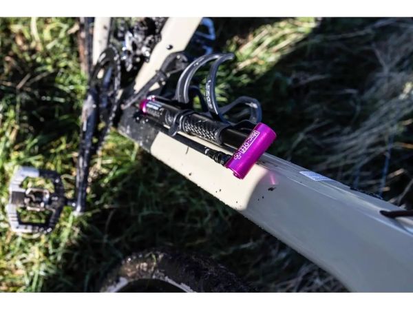Muc-Off Airmach Carbon Mini Hånd/Fodpumpe, 130 PSI