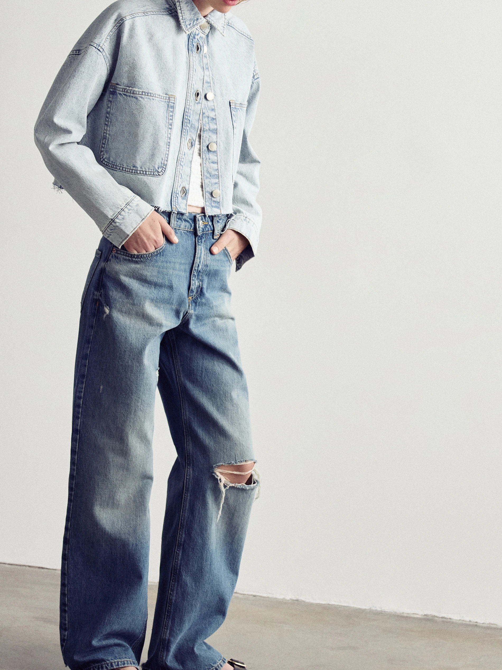 Jeans im Straight-Fit und Distressed-Look