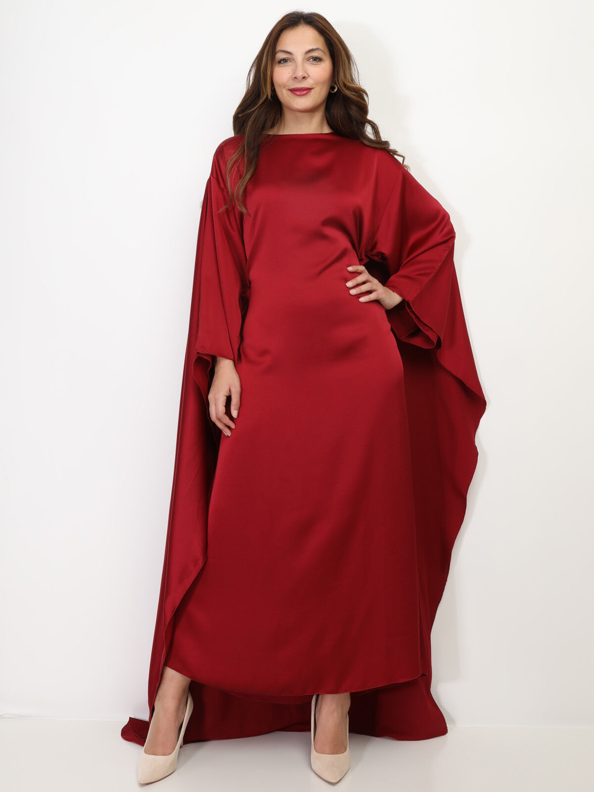 Robe cape satinée et ceinturée- Bordeaux