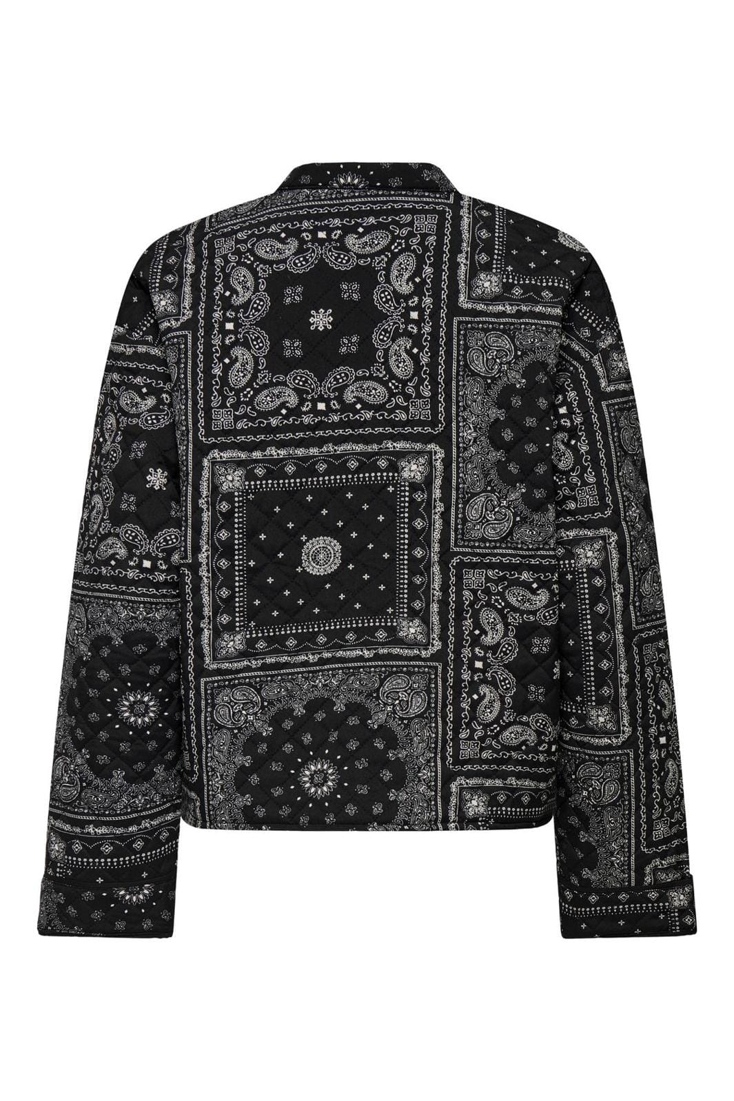 Only Onlhallie Quilted Jacket 4722794 black sofie scarf