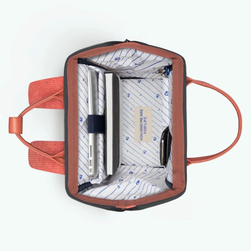 Sac à dos Adventurer Medium 23 litres + 2 grandes pochettes New Castle