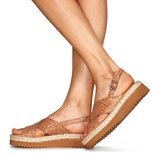 Betty London - ARAMA - camel