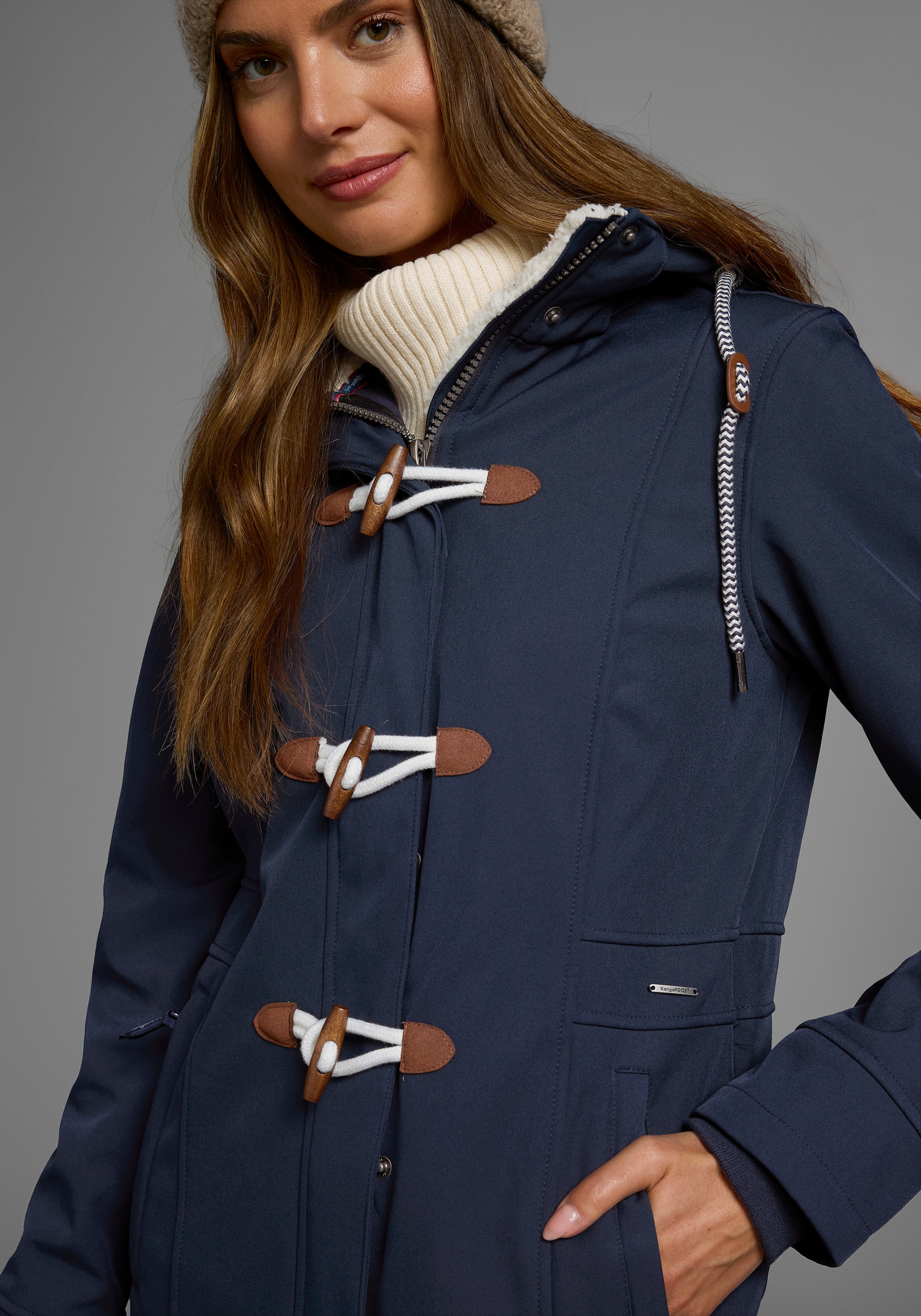 KangaROOS Softshelljacke mit Kapuze figurbetonte Passform,  normaler Schnitt,  mit abnehmbarer Kapuze
