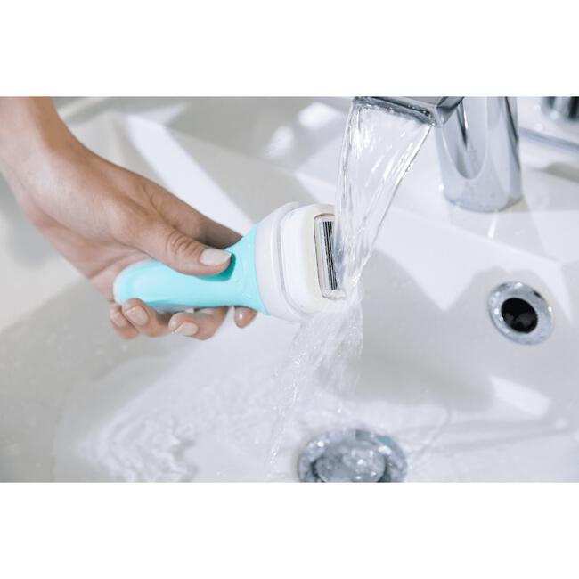 Wilkinson Sword Intuition Sensitive Care Scheerapparaat 1+1 gratis navulmesje