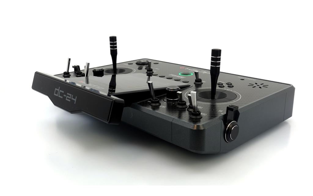 Fernsteuerung DC-24 II Carbon Line Grau<br>Professioneller 2.4 GHz Duplex Pultsender