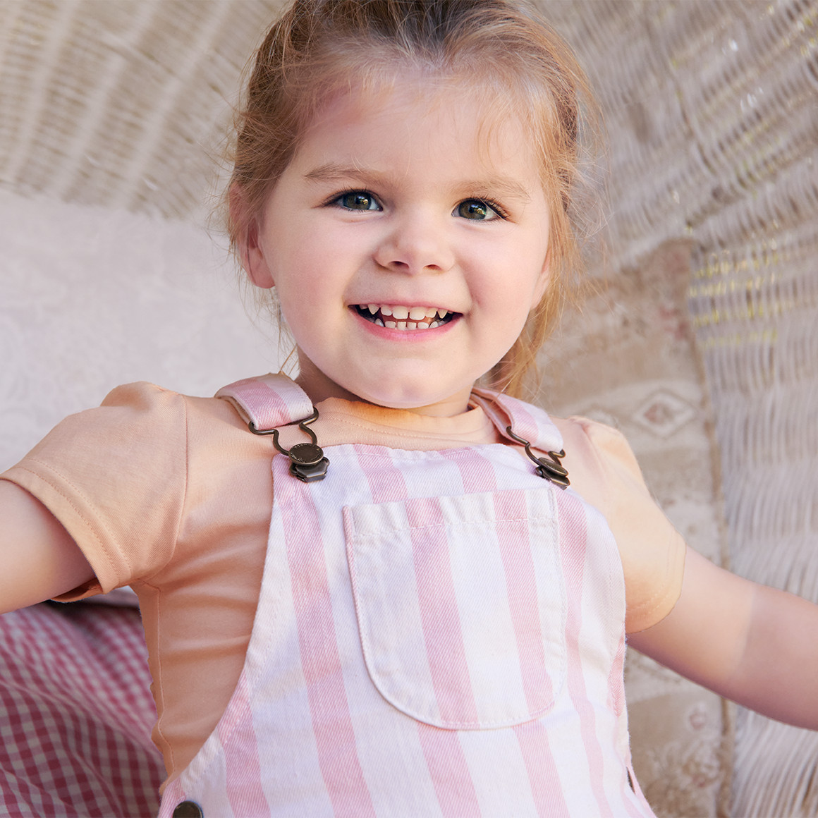 Topomini Baby Latzhose und T-Shirt im Set rosa / weiss / apricot