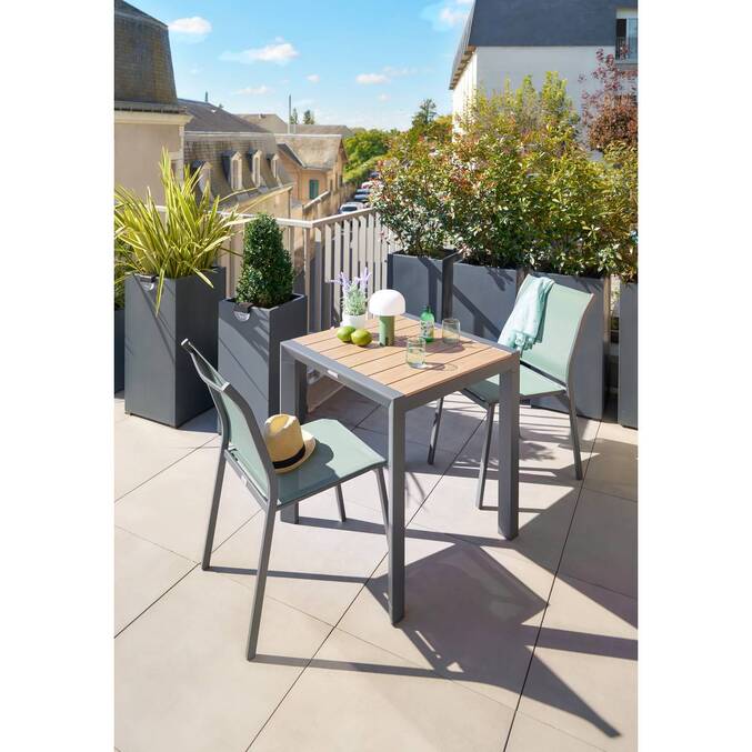 Chaise de jardin empilable ESSENTIA Vert olive & Graphite