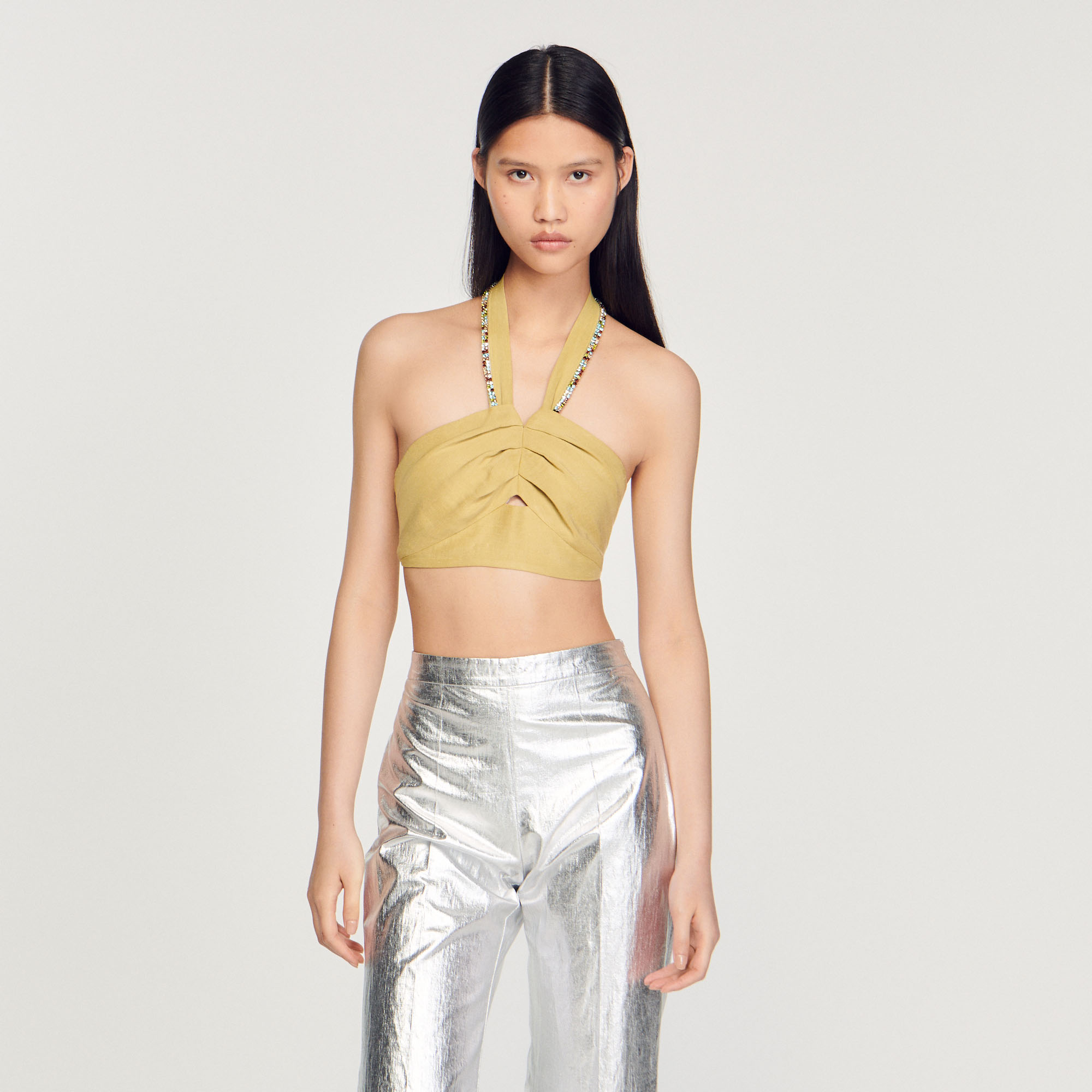 Top court orne de strass