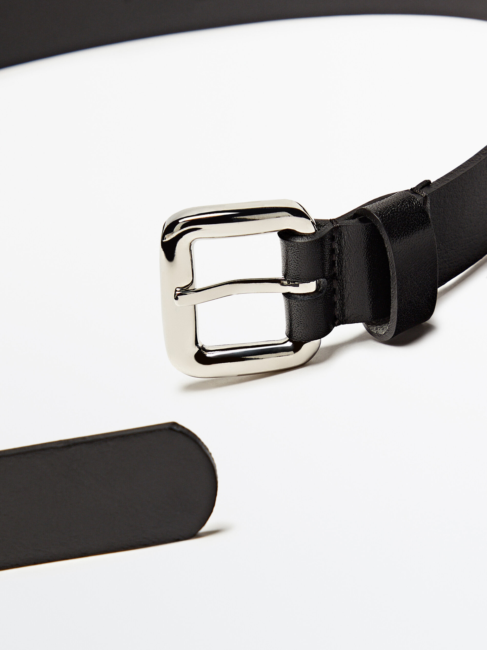 Cinto de couro com fivela retangular - PRETO