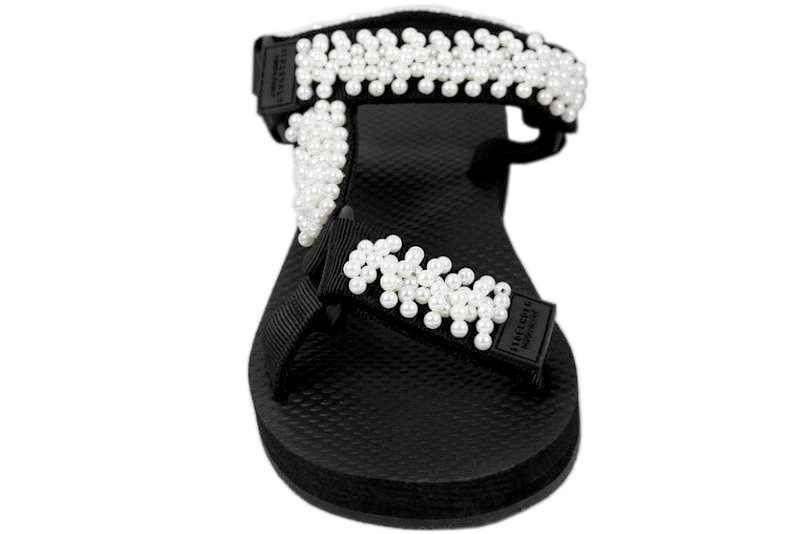 STOCKHOLM DESIGN SORT SANDAL MED PERLER