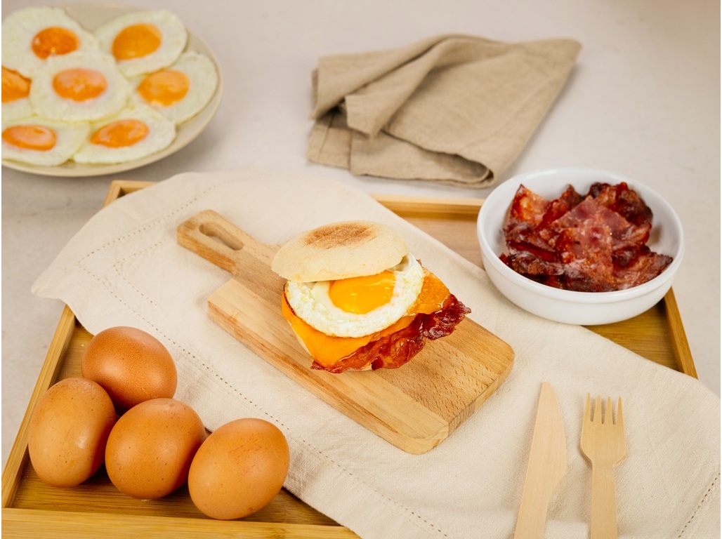 MUFFIN COM OVO ESTRELADO E BACON SABORES AUCHAN UN