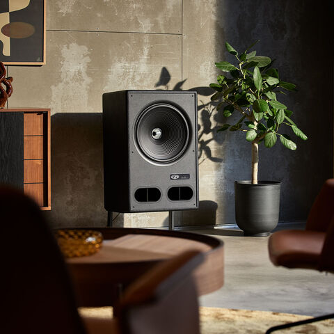 Vestlyd V15C – 15”-powermonitor met echt hifi-geluid Zwart
