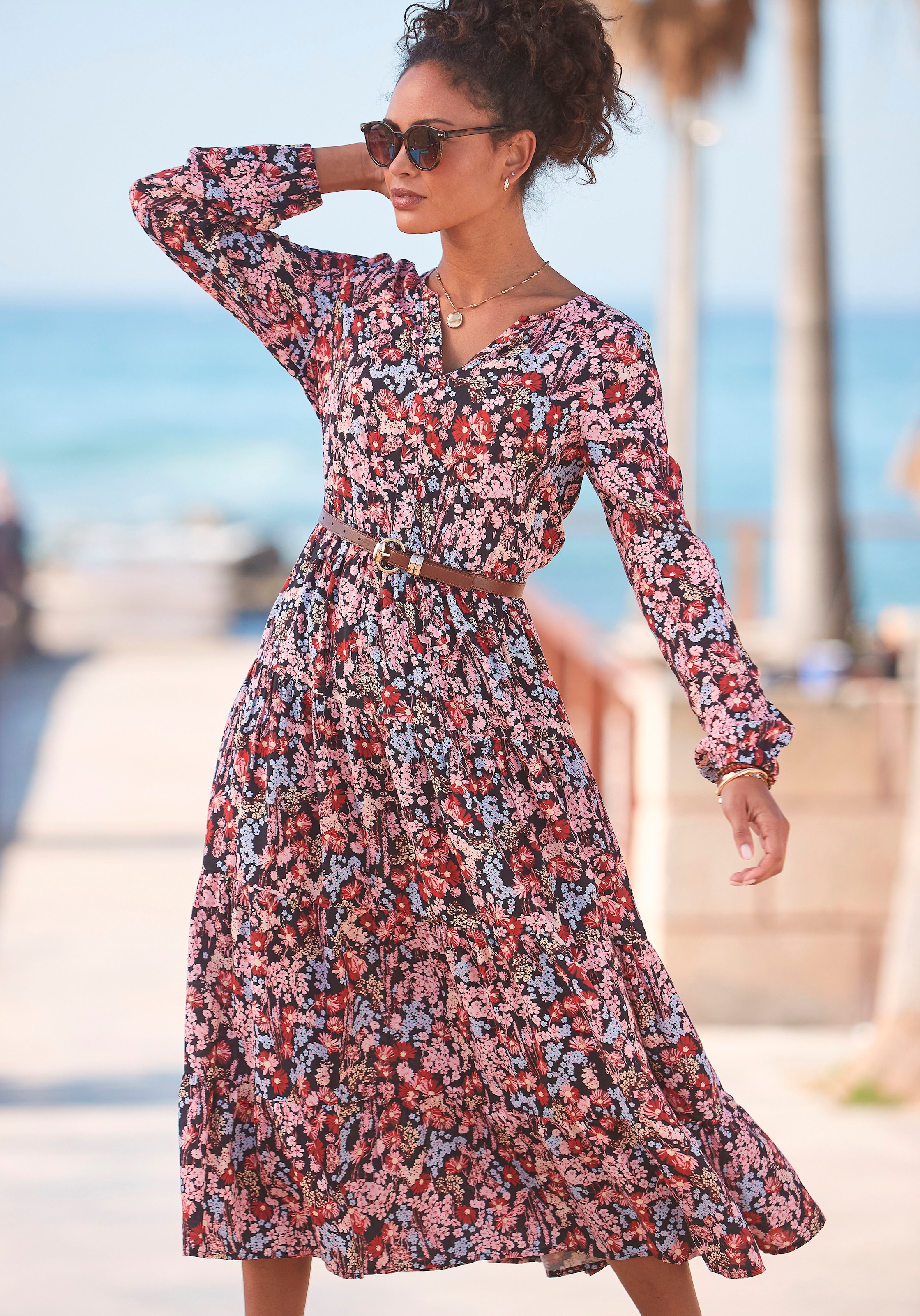 LASCANA Maxikleid mit Blümchenprint und V-Ausschnitt, Sommerkleid