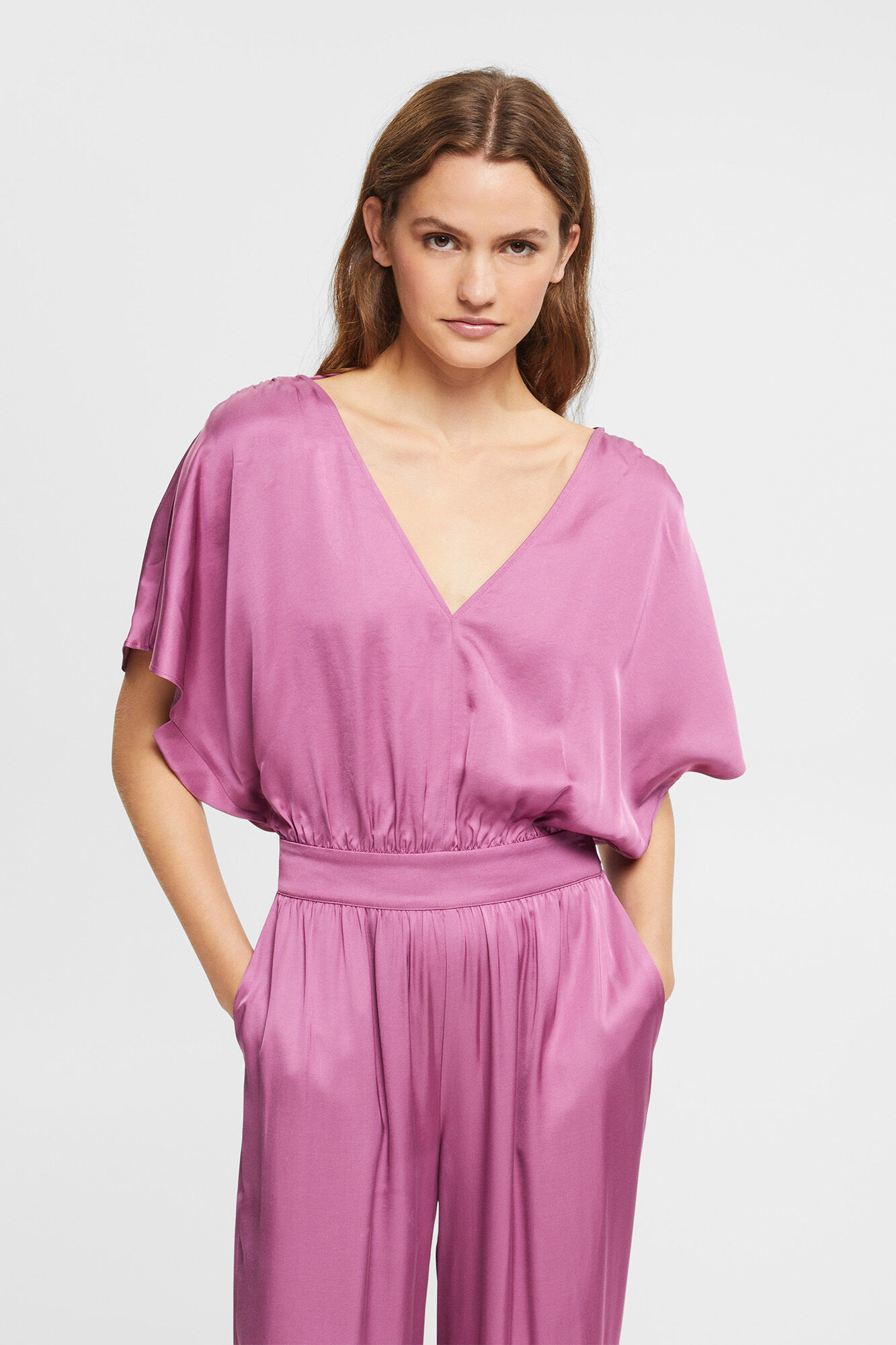 Macacão de viscose acetinada com pernas largas - Roxo