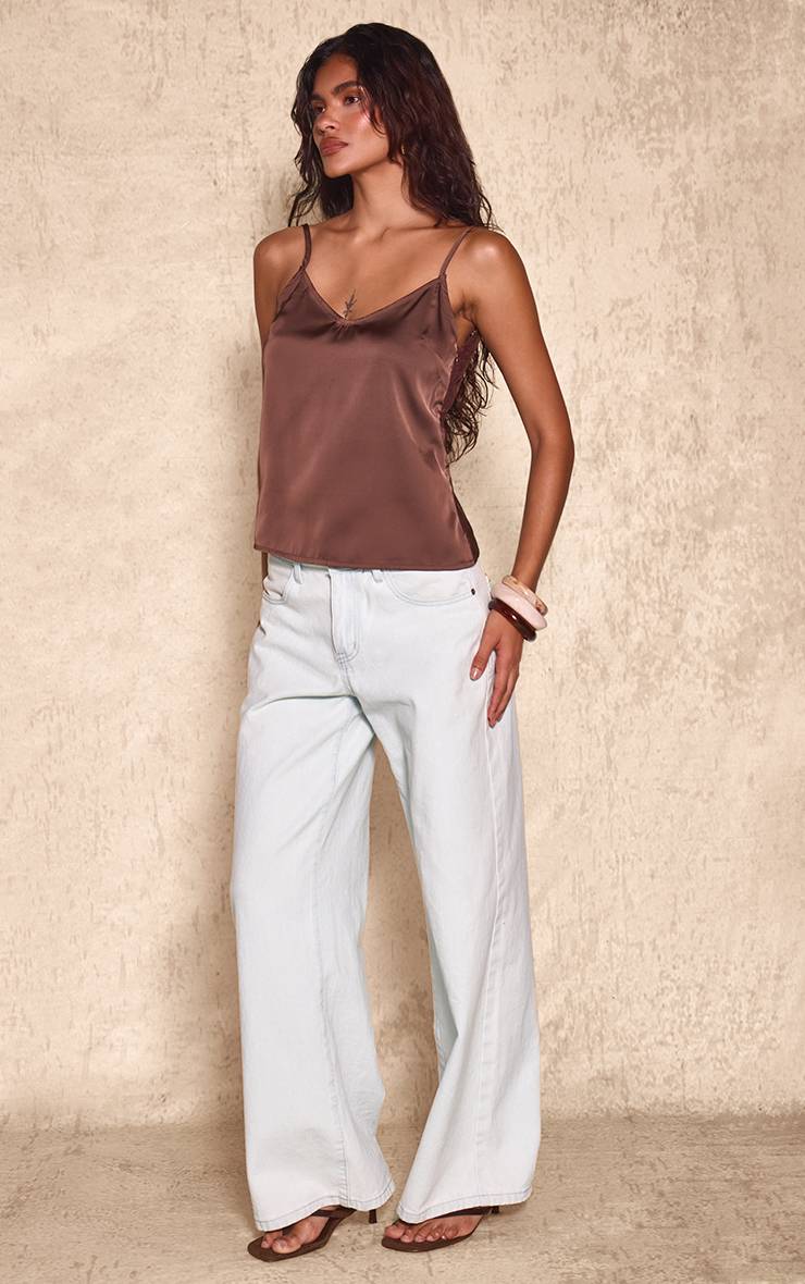 Chocolat Top En Satin À Dos Échancré Avec Détail En Dentelle