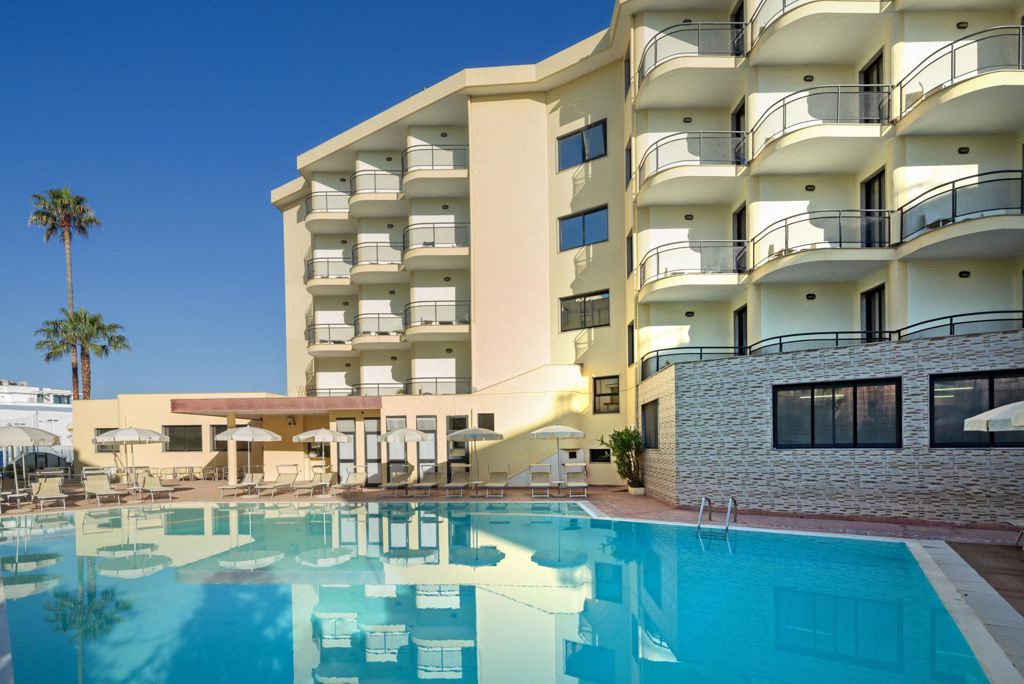 Fly & Go Rina Hotel Logies en ontbijt - Hotel