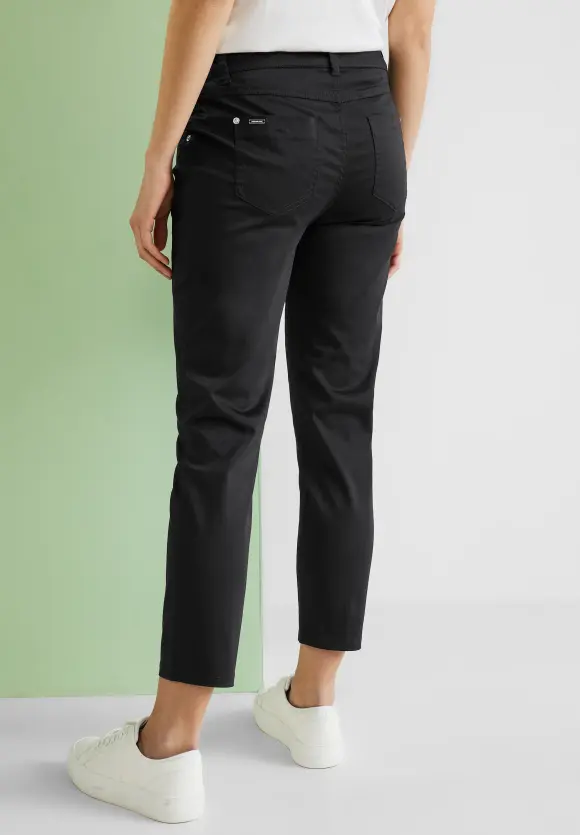 Casual Fit Seidenoptik Hose - Black
