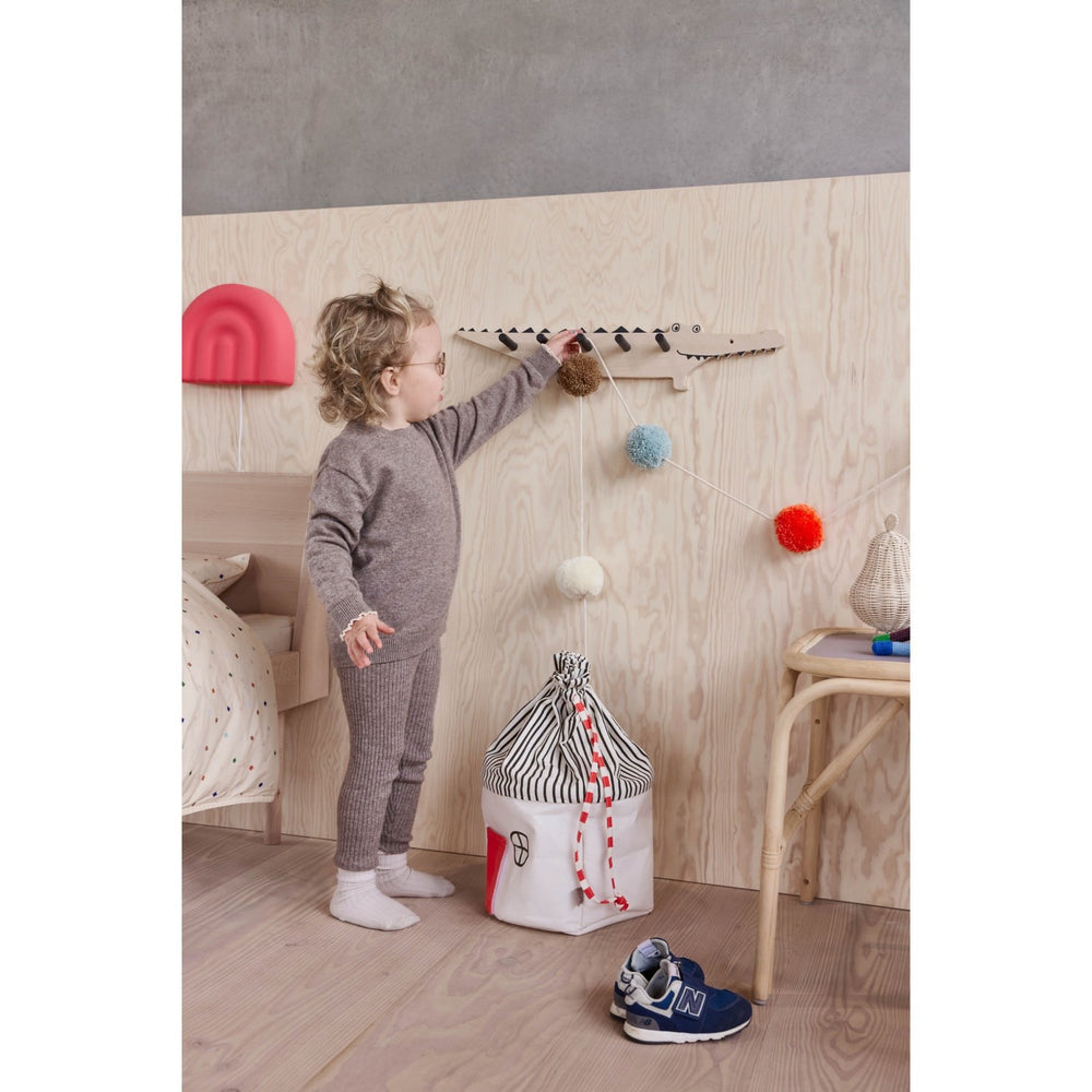 Køb OYOY Multi Pom Pom Guirlande