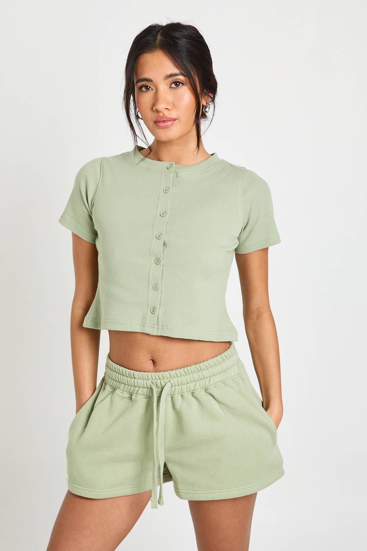 boohoo Ensemble Survêtement Côtelé Haut Court À Manches Courtes Boutonné Et Short
