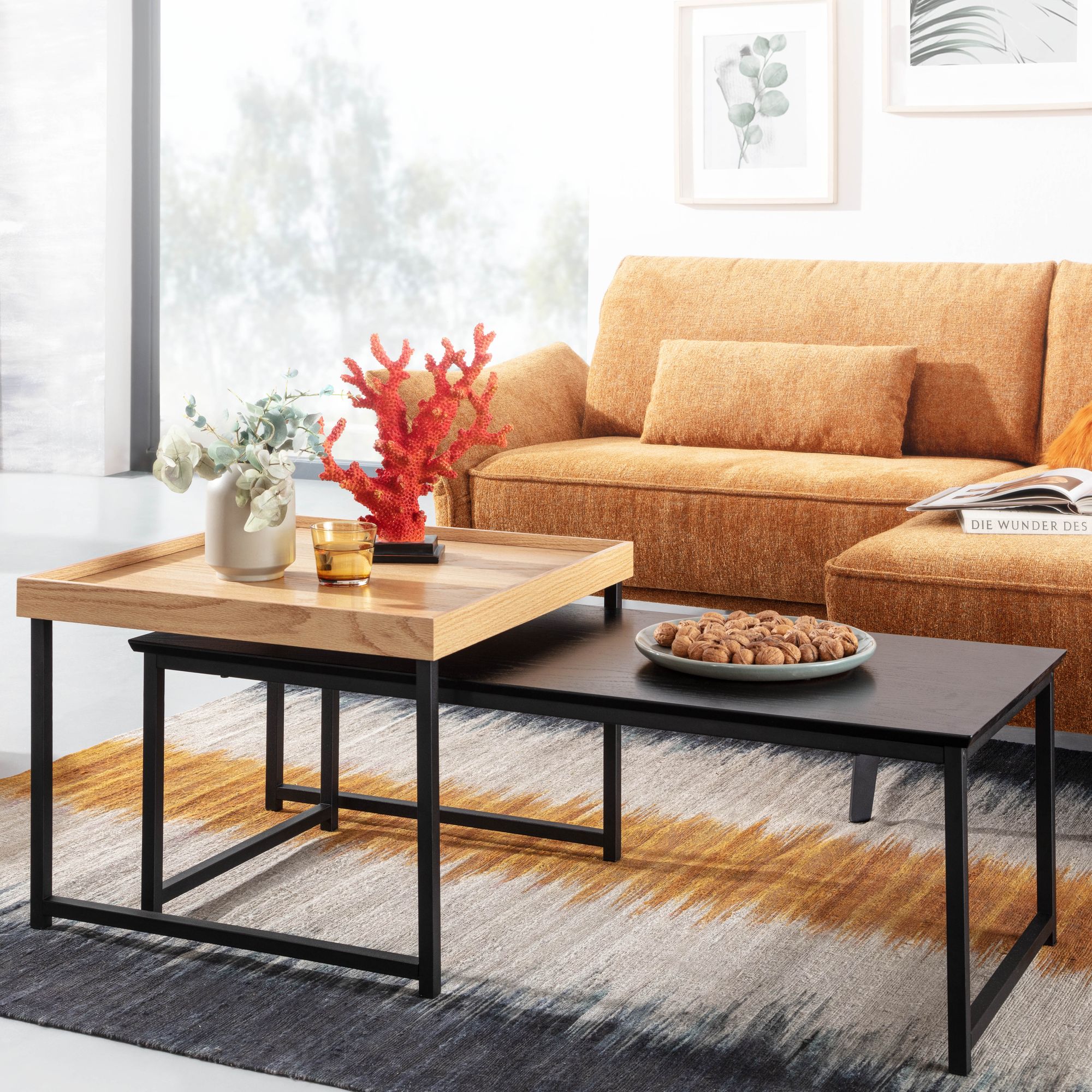 KADIMA DESIGN Couchtische 2er Set SILVANUS: Holz und Metall, Eiche/Weiß, ineinanderschiebbar, Eichenfurnier/lackiertes MDF.