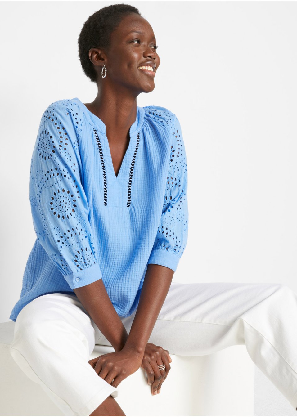 Tunique en mousseline avec broderie ajourée