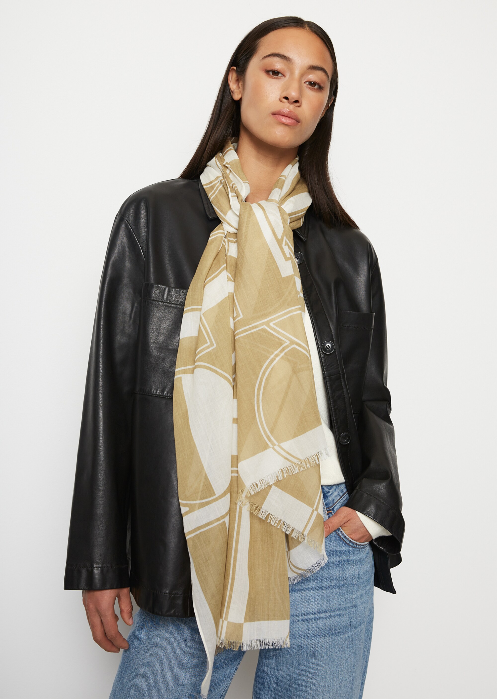 Schal mit Allover-Printmit Tencel™ Lyocell