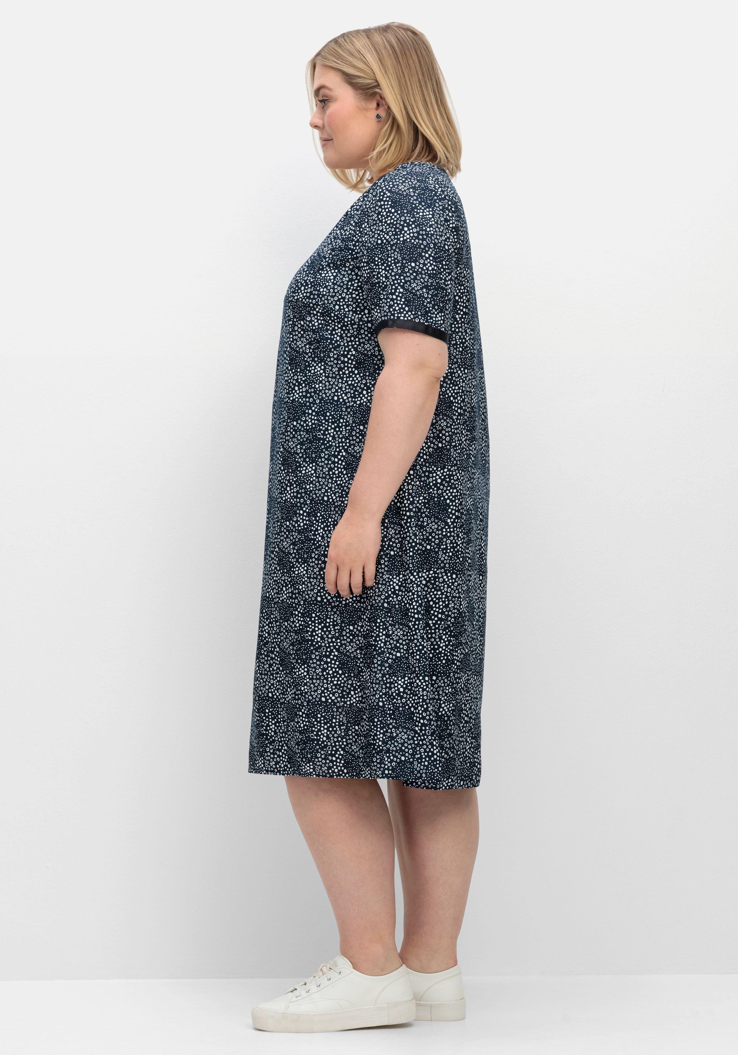 Kleid in leichter A-Linie, mit Punkte-Alloverprint