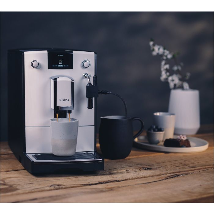 Nivona Kaffeevollautomat CafeRomatica NICR 560 // 1kg Nivona Kaffee gratis