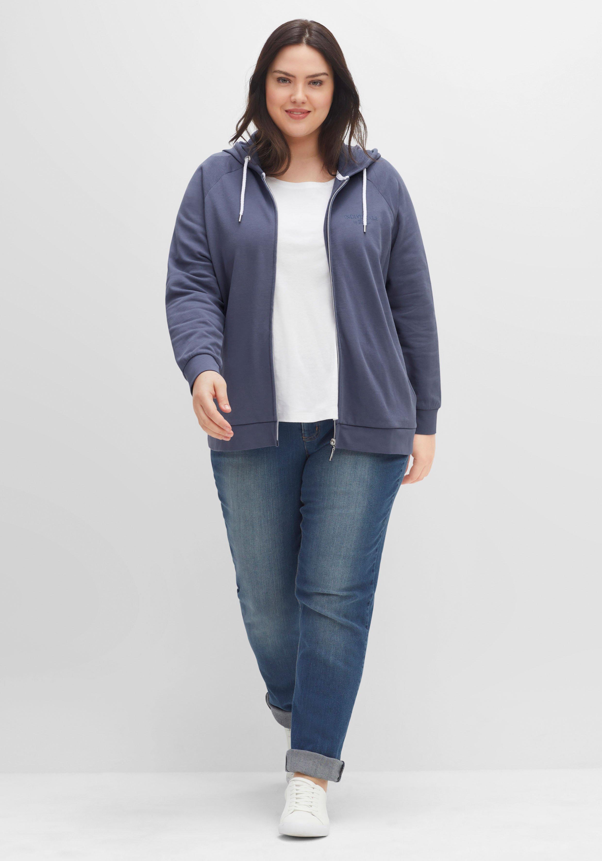 Sweatjacke mit Kapuze und kleinem Brust-Print