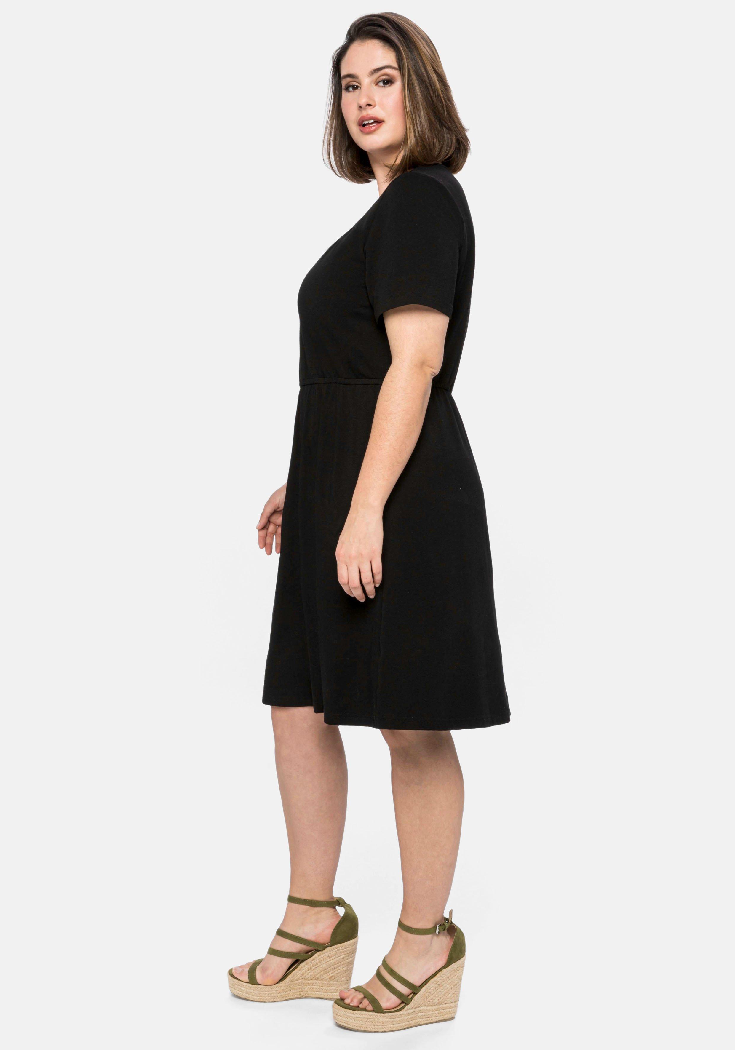 Jerseykleid mit Cut-out am Ausschnitt