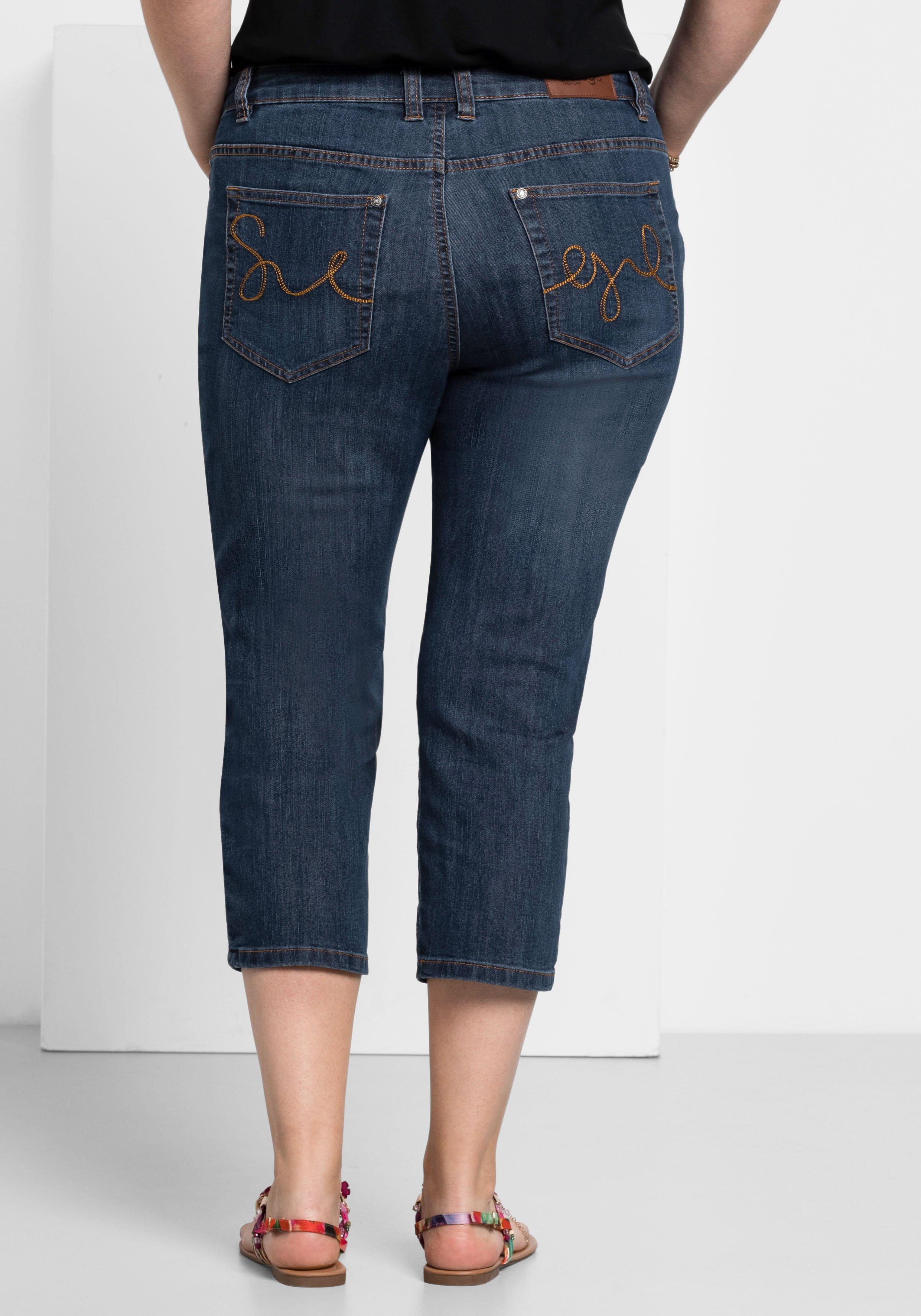 Caprijeans mit Used-Effekten