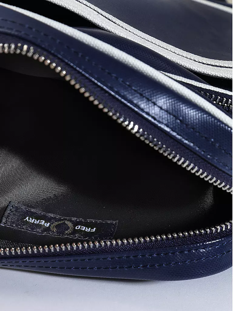 FRED PERRY Tasche blau
