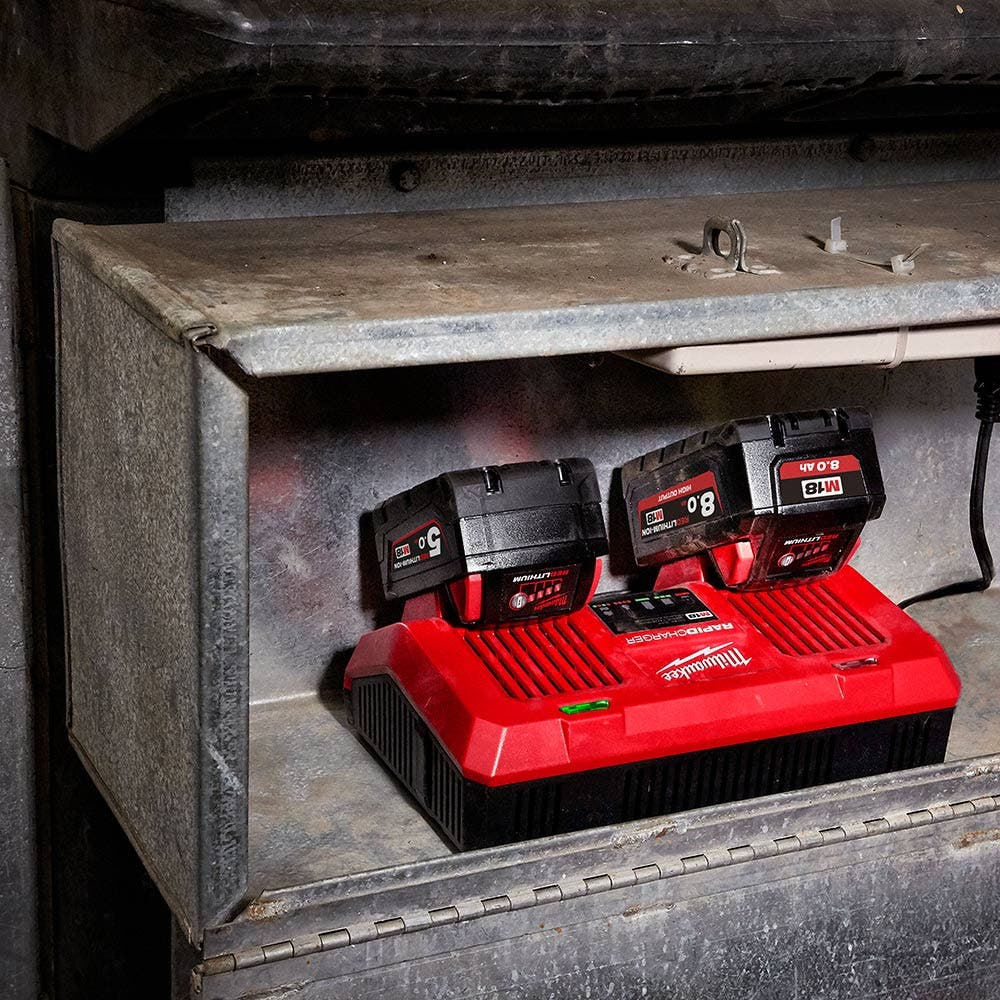 MILWAUKEE 18V Dual Bay Simultaneous Rapid Charger M18DFC