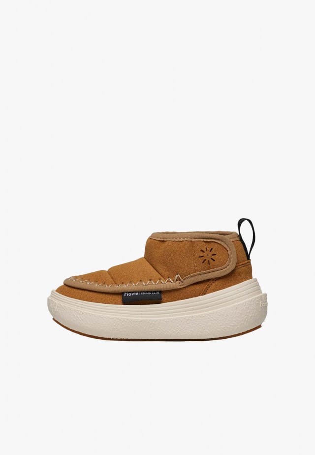 IKU JUNIOR.Stiefeletten aus Kunstleder, Cognac
