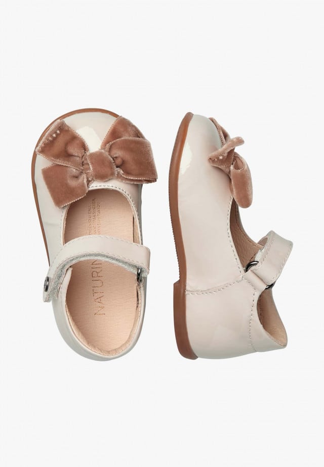 NATURINO ARABESQUEBallerinas aus Lackleder, Cremeweiß