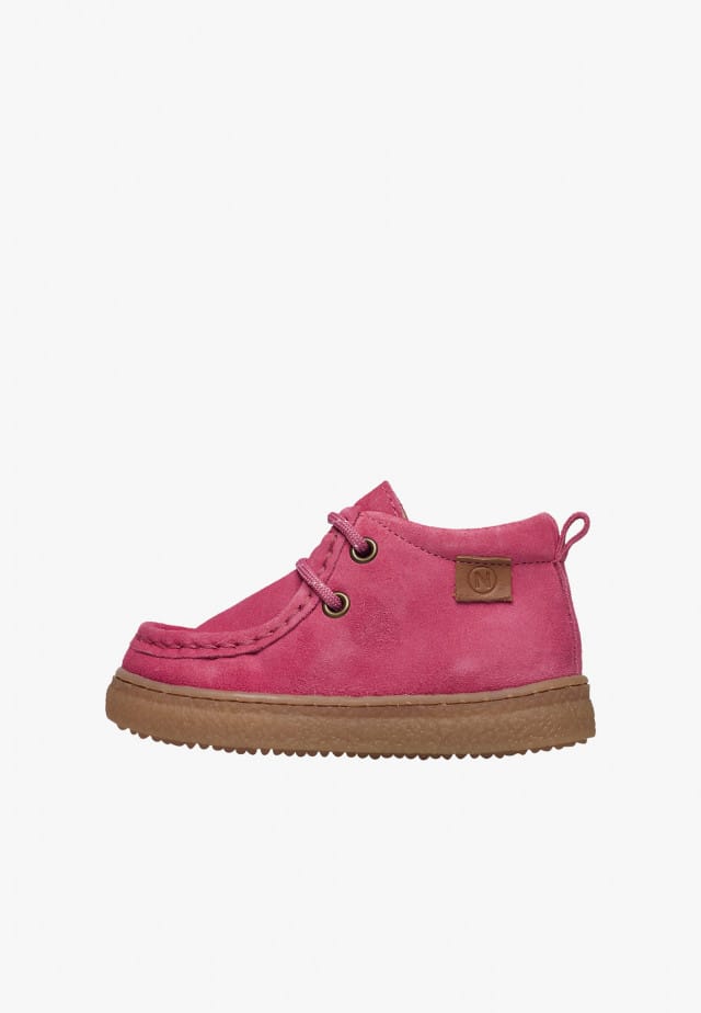 NATURINO KASDENSchuhe aus Veloursleder, Korellenrot