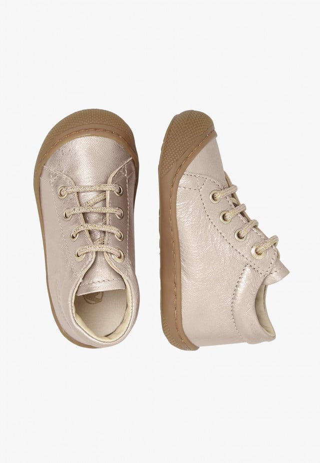 NATURINO COCOONLauflernschuhe aus Metallic-Leder, Puderrosa